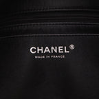 Chanel Timeless Classic handbag in black monogram leather - DETAIL 2