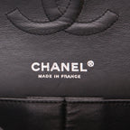 Chanel Timeless Classic handbag in black quilted grained leather - DETAIL 2