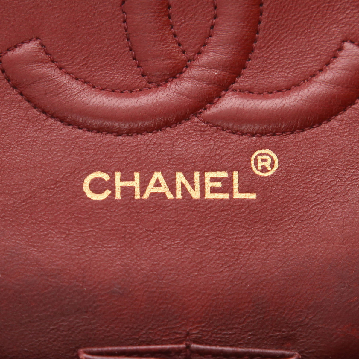 Chanel Timeless Classic handbag in black quilted leather - DETAIL 2