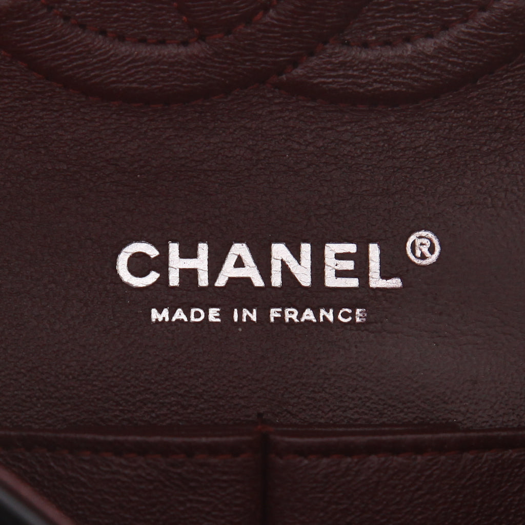 Chanel Timeless Classic handbag in black quilted leather - DETAIL 2