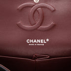 Chanel Timeless Classic handbag in black quilted leather - DETAIL 2