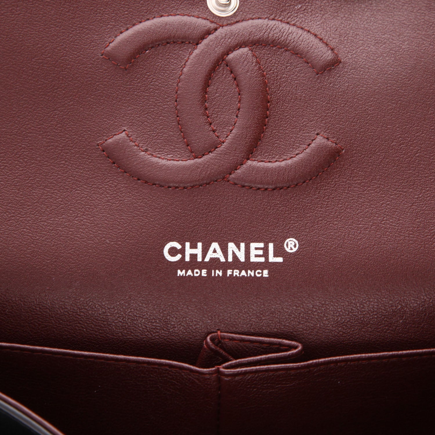 Chanel Timeless Classic handbag in black quilted leather - DETAIL 2