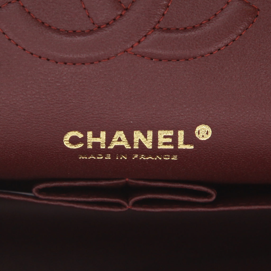 Chanel Timeless Classic handbag in black quilted leather - DETAIL 2