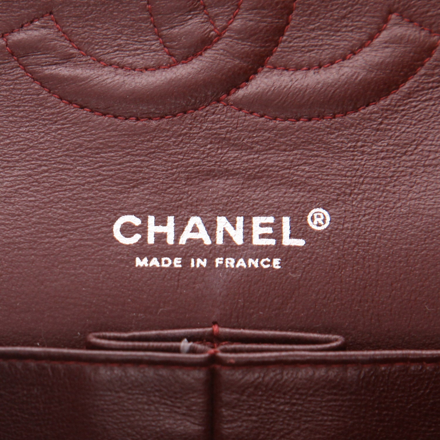 Chanel Timeless Classic handbag in black quilted leather - DETAIL 2