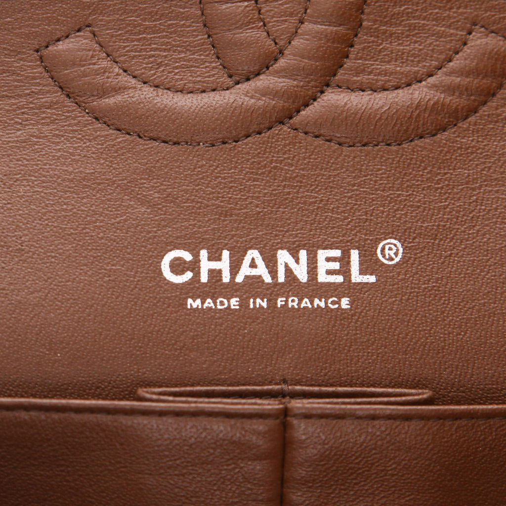 Chanel Timeless Classic handbag in brown quilted leather - DETAIL 2