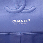 Chanel Timeless Classic handbag in petrol blue quilted patent leather - DETAIL 2