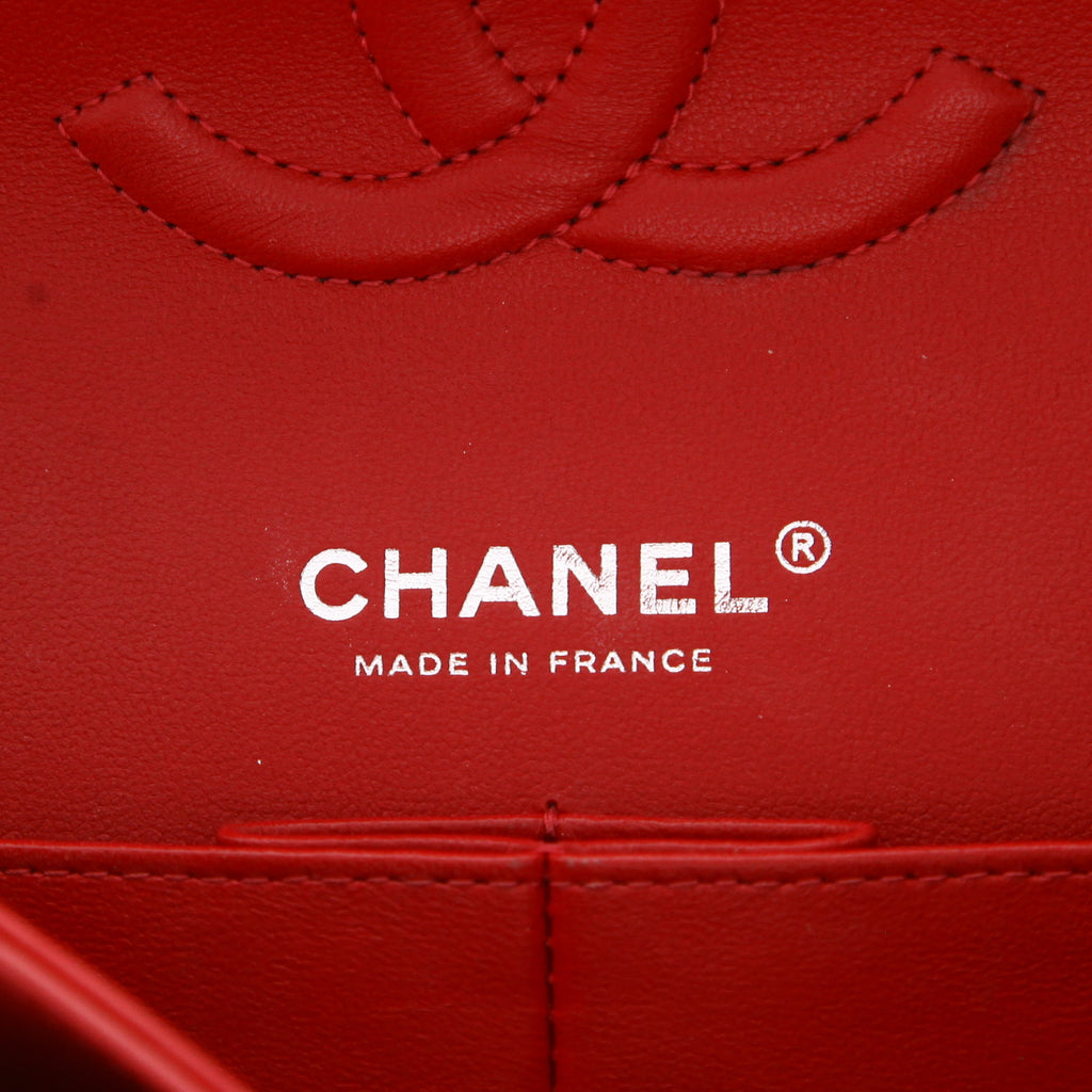 Chanel Timeless Classic handbag in red quilted leather - DETAIL 2