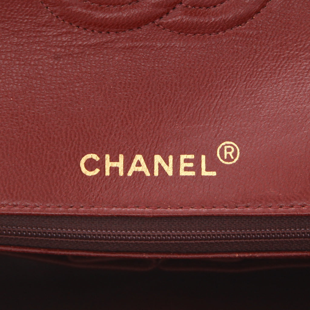 Chanel Timeless handbag in black quilted leather - DETAIL 2
