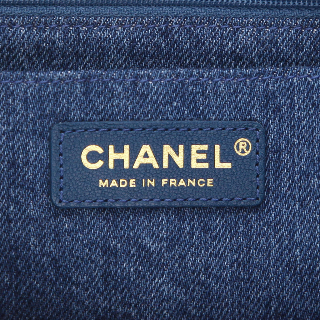 Chanel Timeless handbag in blue denim canvas and sheepskin - DETAIL 2