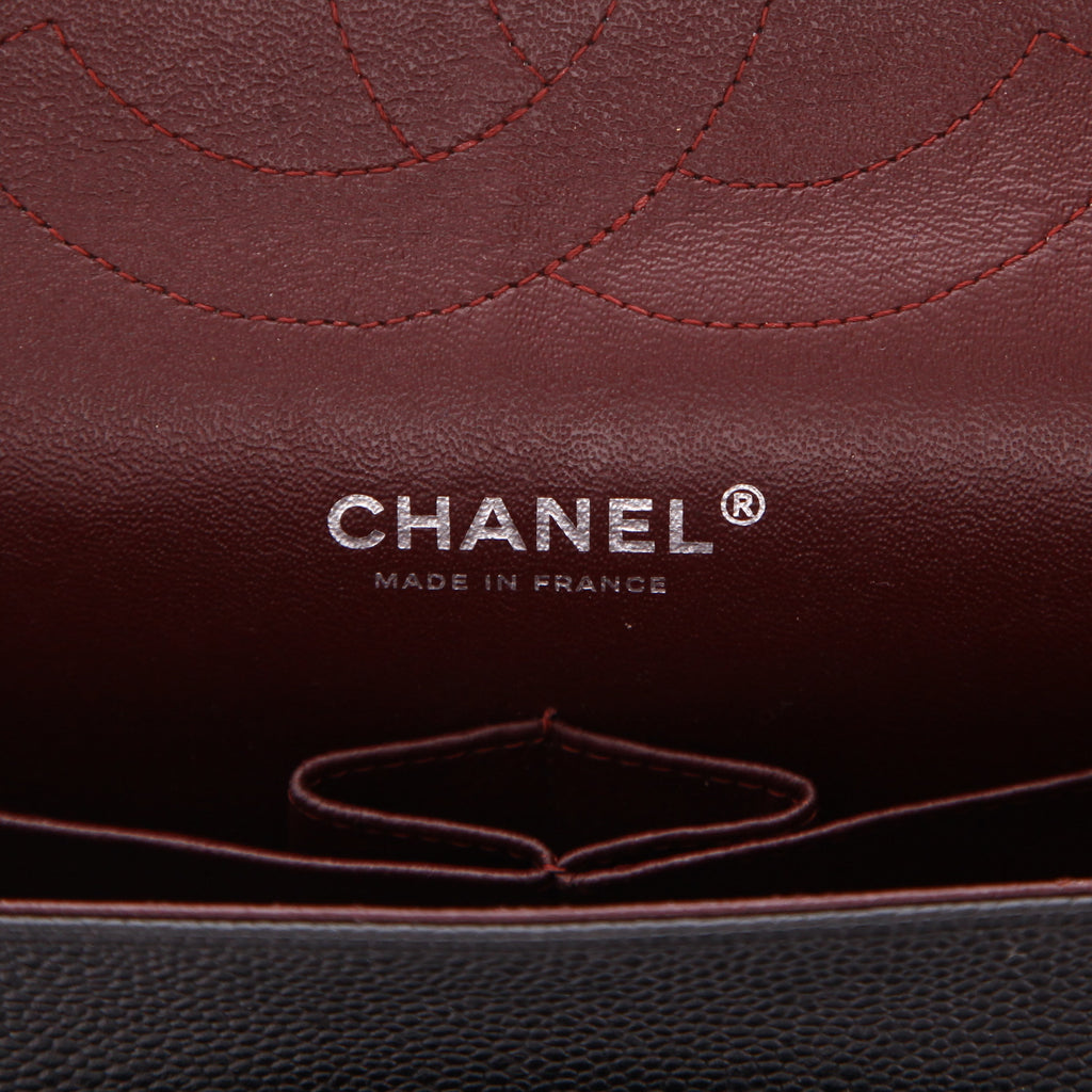 Chanel Timeless Jumbo handbag in black quilted grained leather - DETAIL 2