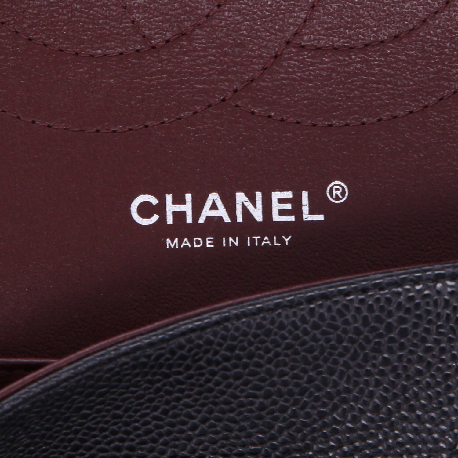 Chanel Timeless Jumbo handbag in black quilted grained leather - DETAIL 2