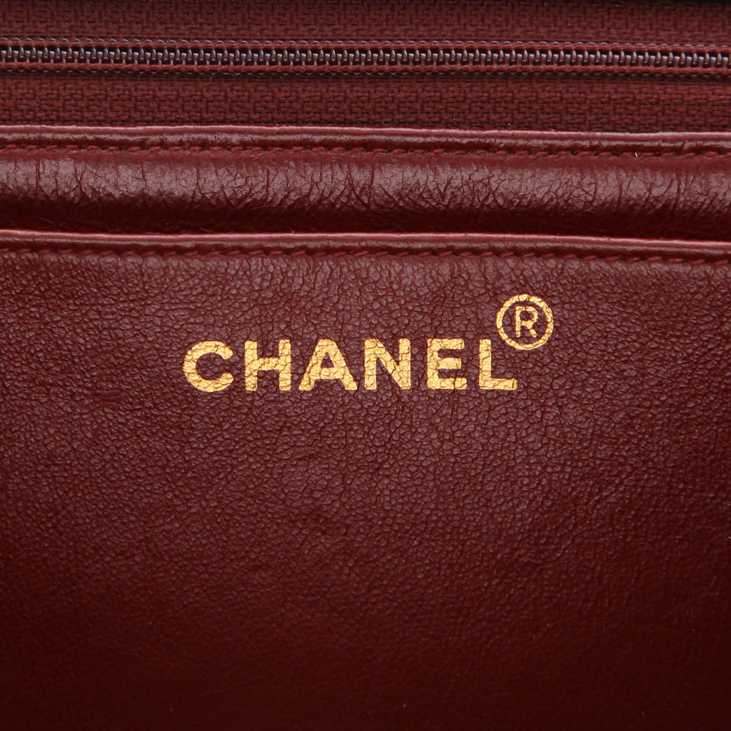 Chanel Timeless Jumbo handbag in black quilted leather - DETAIL 2