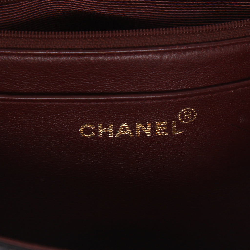 Chanel Timeless Jumbo handbag in black quilted leather - DETAIL 2