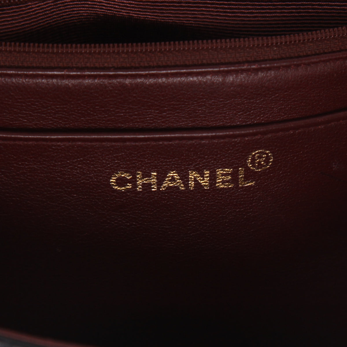 Chanel Timeless Jumbo handbag in black quilted leather - DETAIL 2
