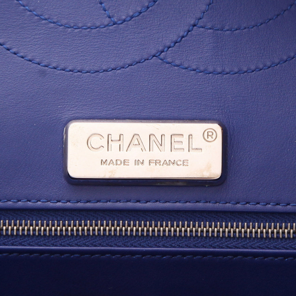Chanel Timeless Jumbo handbag in Bleu Marine python - DETAIL 2