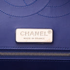Chanel Timeless Jumbo handbag in Bleu Marine python - DETAIL 2