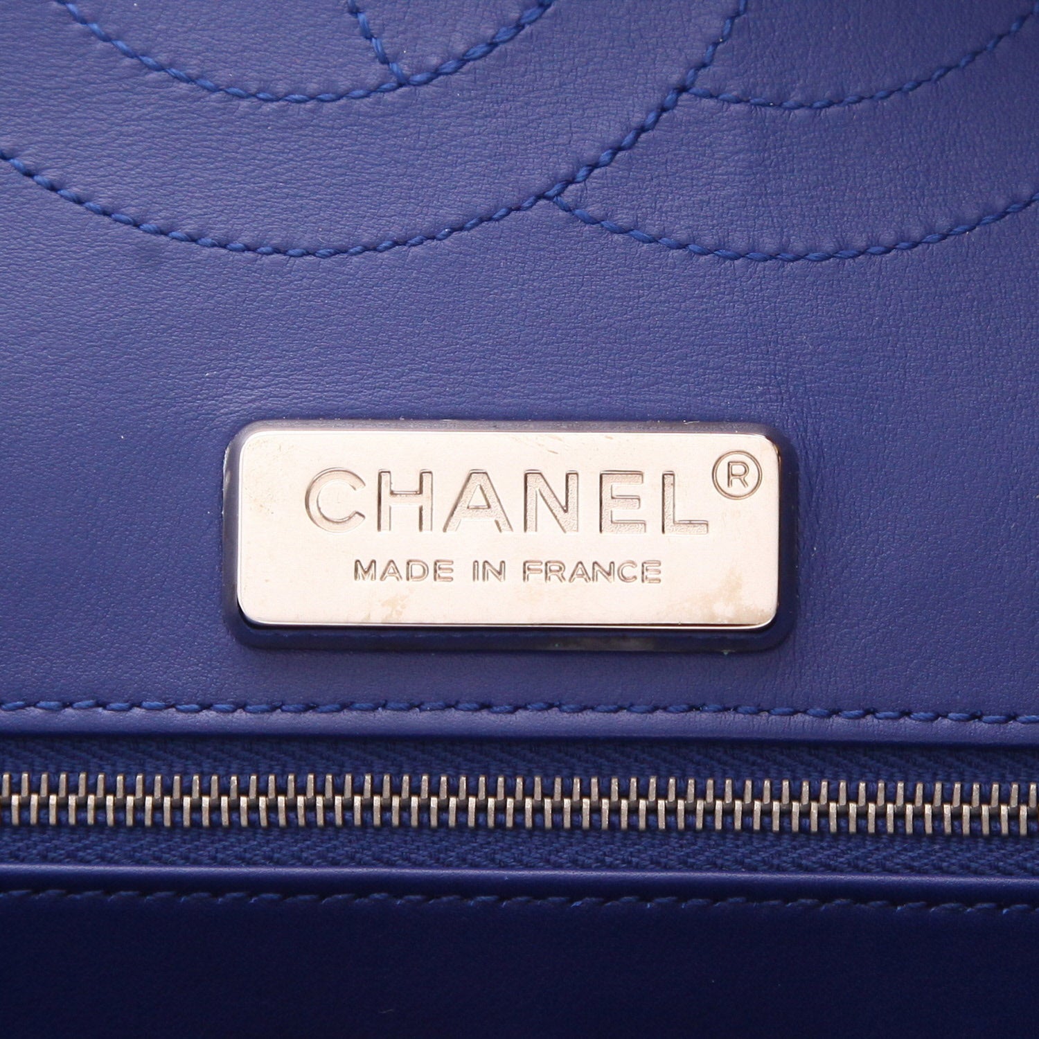 Chanel Timeless Jumbo handbag in Bleu Marine python - DETAIL 2
