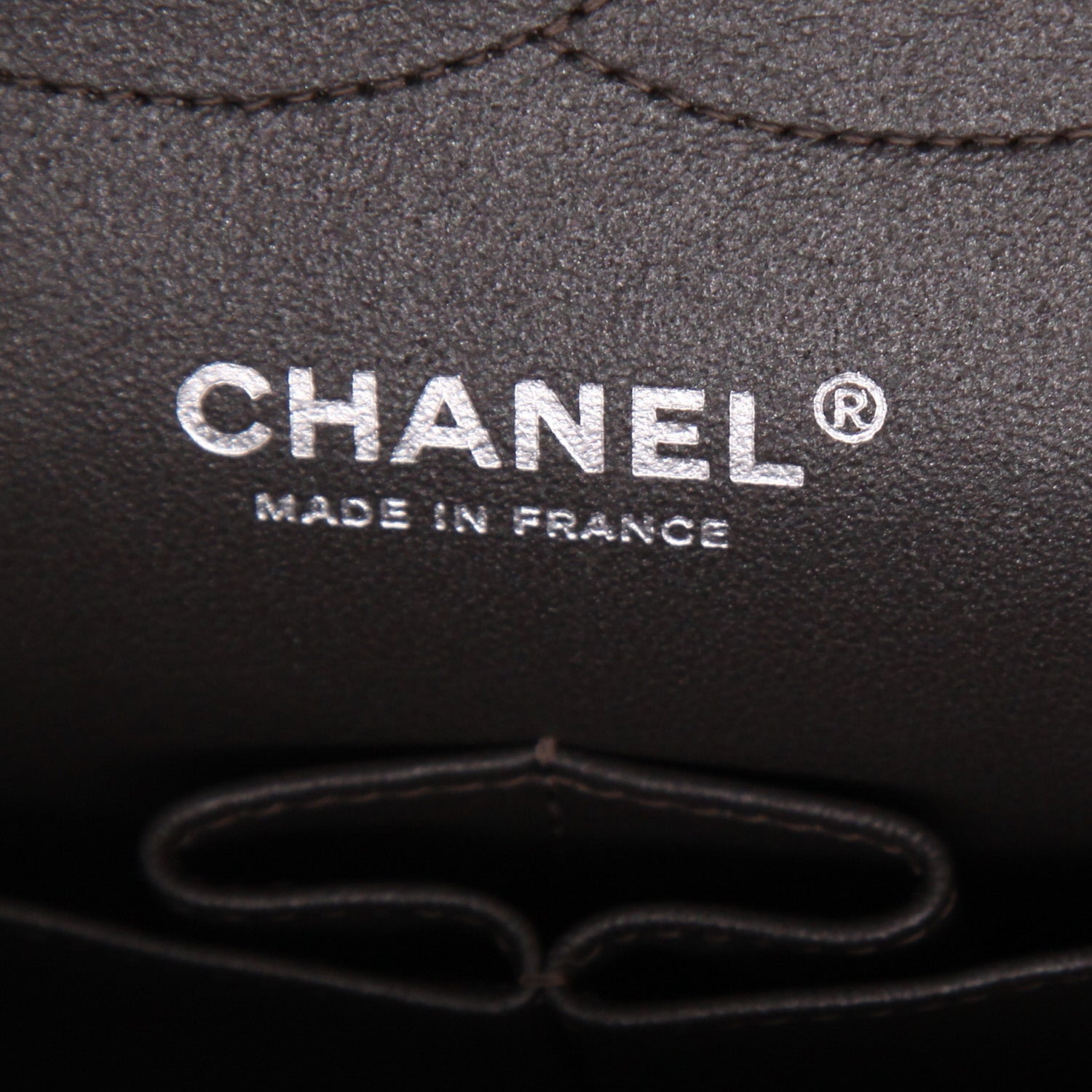 Chanel Timeless Jumbo handbag in grey quilted grained leather - DETAIL 2