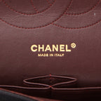 Chanel Timeless Jumbo shoulder bag in black quilted grained leather - DETAIL 2