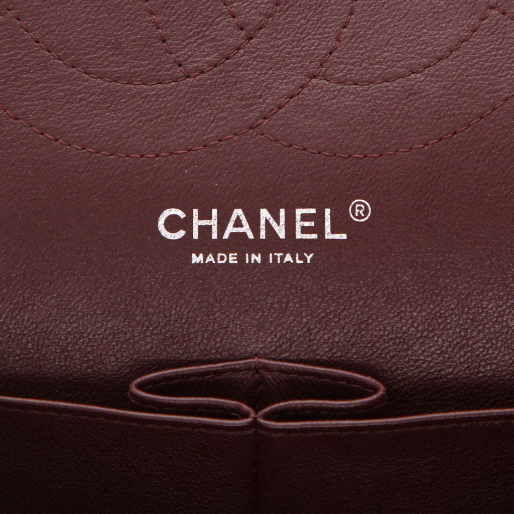 Chanel Timeless Jumbo shoulder bag in black quilted grained leather - DETAIL 2