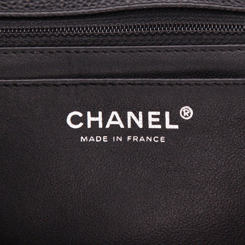 Chanel Timeless Jumbo shoulder bag in black quilted grained leather - DETAIL 2