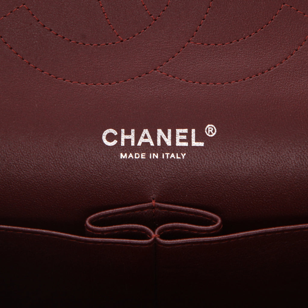 Chanel Timeless Jumbo shoulder bag in black quilted leather - DETAIL 2