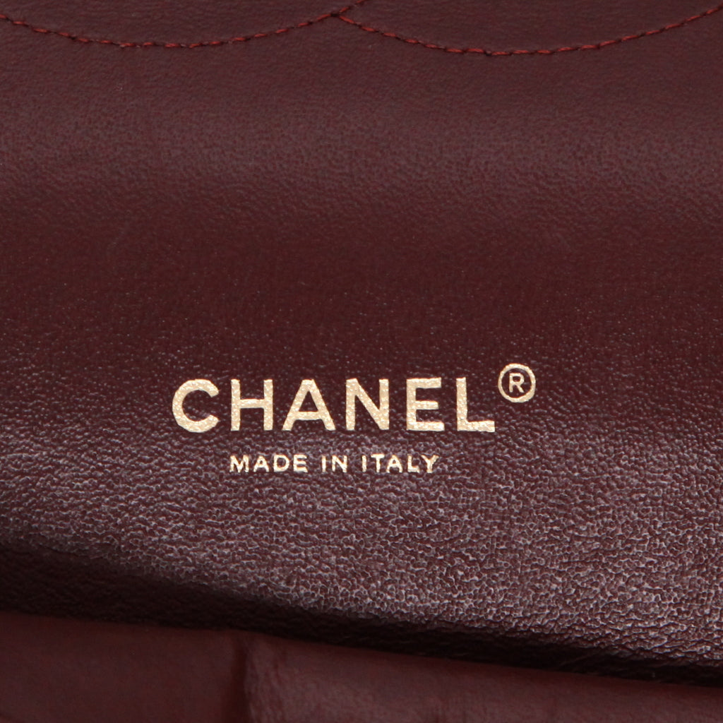 Chanel Timeless Maxi Jumbo handbag in black quilted grained leather - DETAIL 2