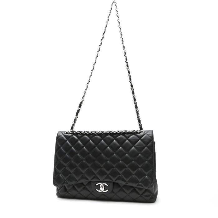 Chanel Timeless Maxi Jumbo handbag in black quilted leather - DETAIL 2