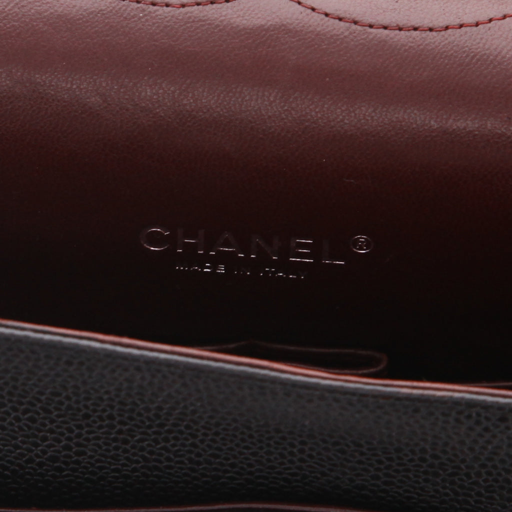 Chanel Timeless Maxi Jumbo shoulder bag in black quilted grained leather - DETAIL 2