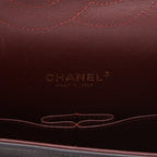 Chanel Timeless Maxi Jumbo shoulder bag in black quilted leather - DETAIL 2