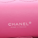 Chanel Timeless Maxi Jumbo shoulder bag in pink quilted leather - DETAIL 2