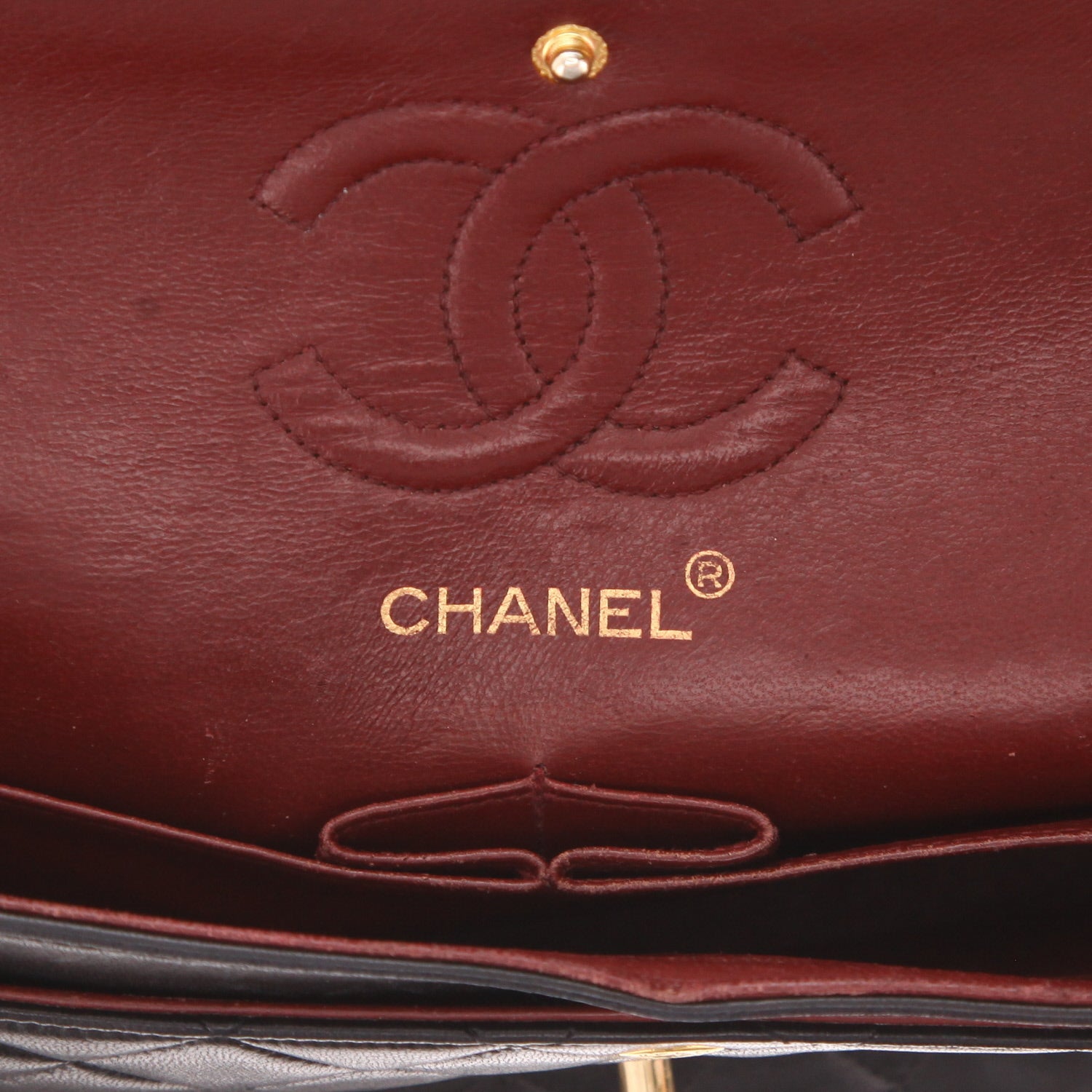 Chanel Timeless Petit handbag in black quilted leather - DETAIL 2