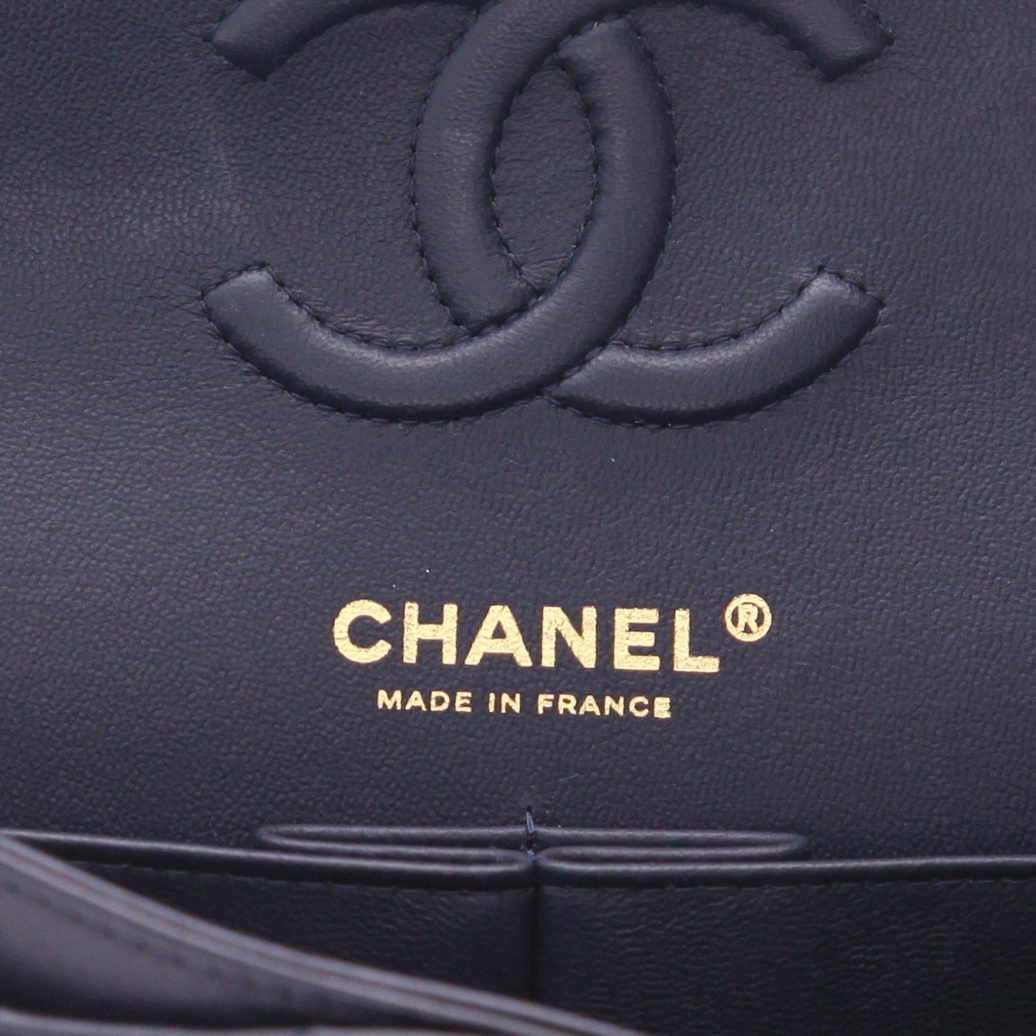 Chanel Timeless Petit handbag in blue quilted leather - DETAIL 2