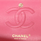Chanel Timeless Petit shoulder bag in pink quilted leather - DETAIL 2