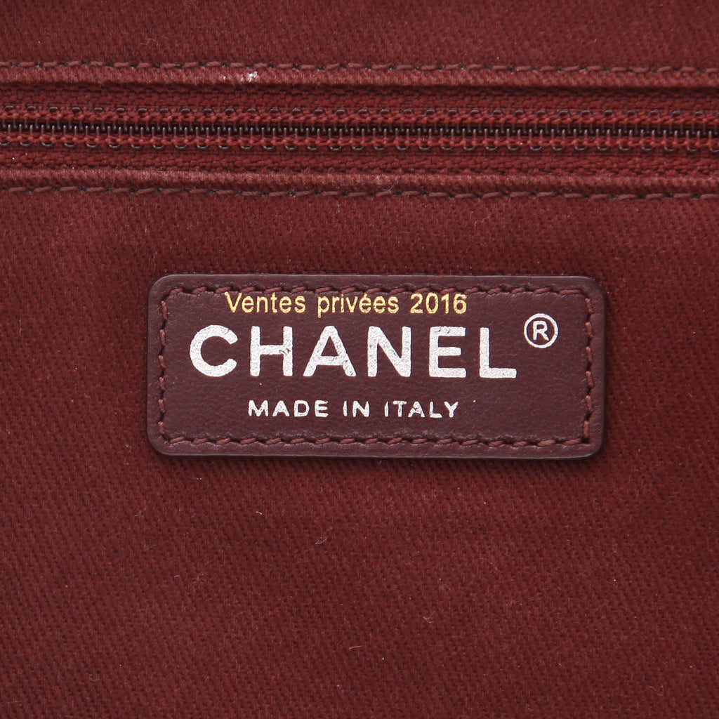 Chanel Timeless shoulder bag in green quilted leather - DETAIL 2