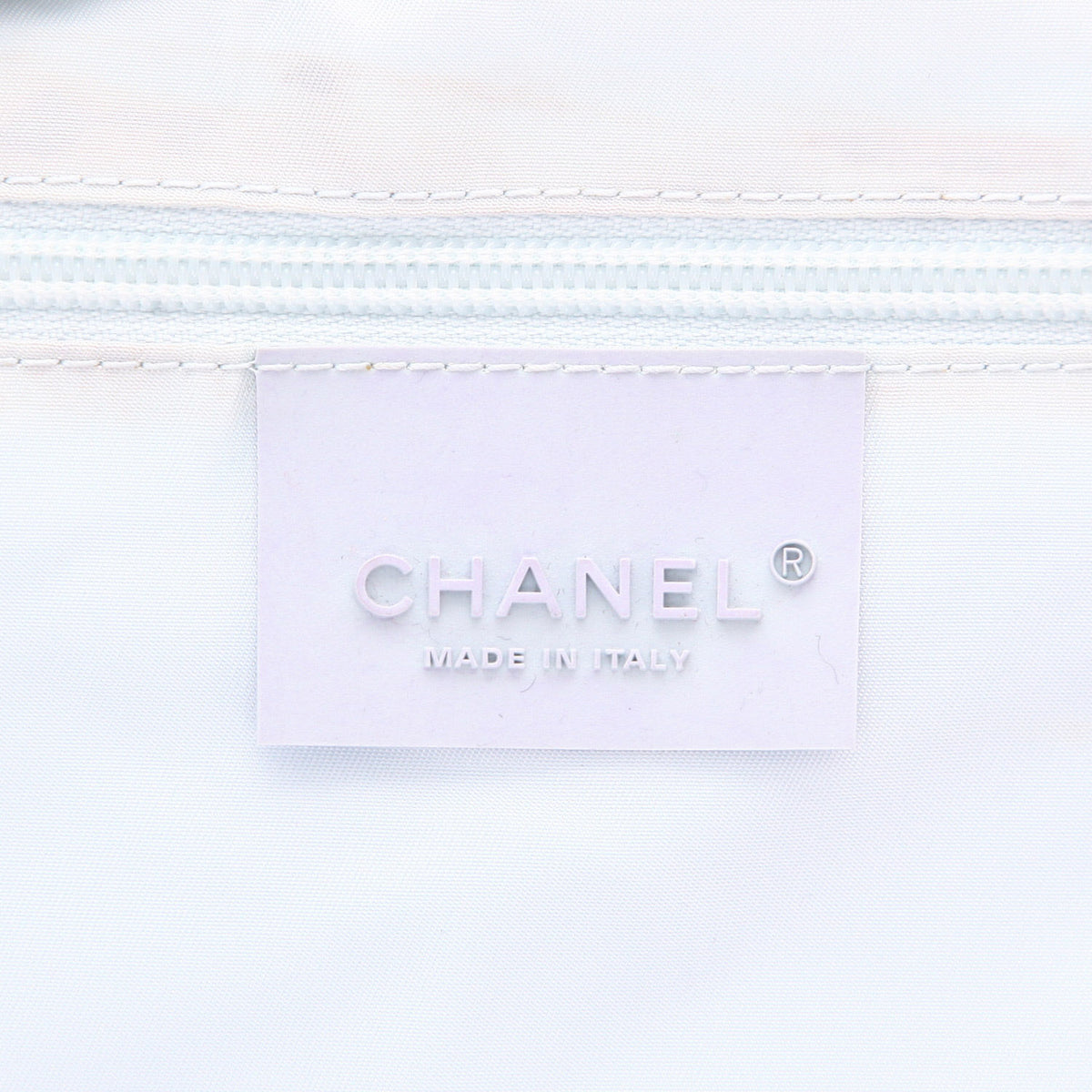 Chanel travel bag in silver canvas - DETAIL 2