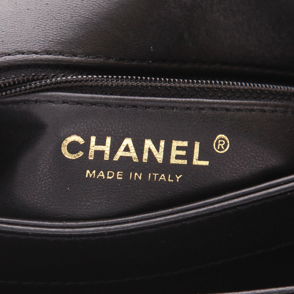 Chanel Trendy CC shoulder bag in black quilted leather - DETAIL 2