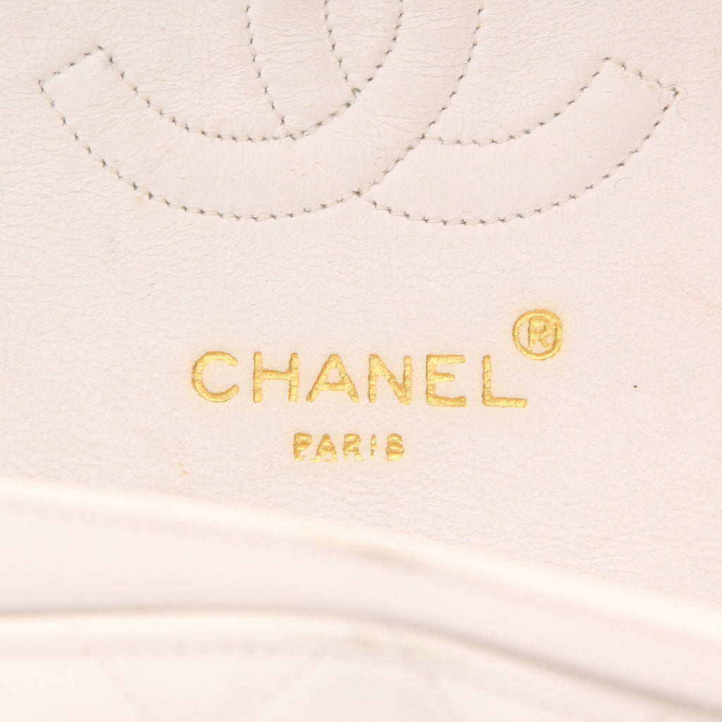 Chanel Vintage handbag in white quilted leather - DETAIL 2
