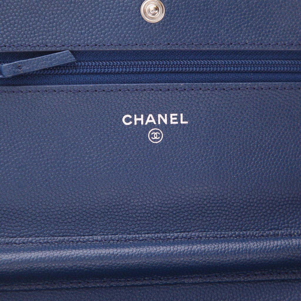 Chanel Wallet on Chain shoulder bag in blue quilted grained leather - DETAIL 2