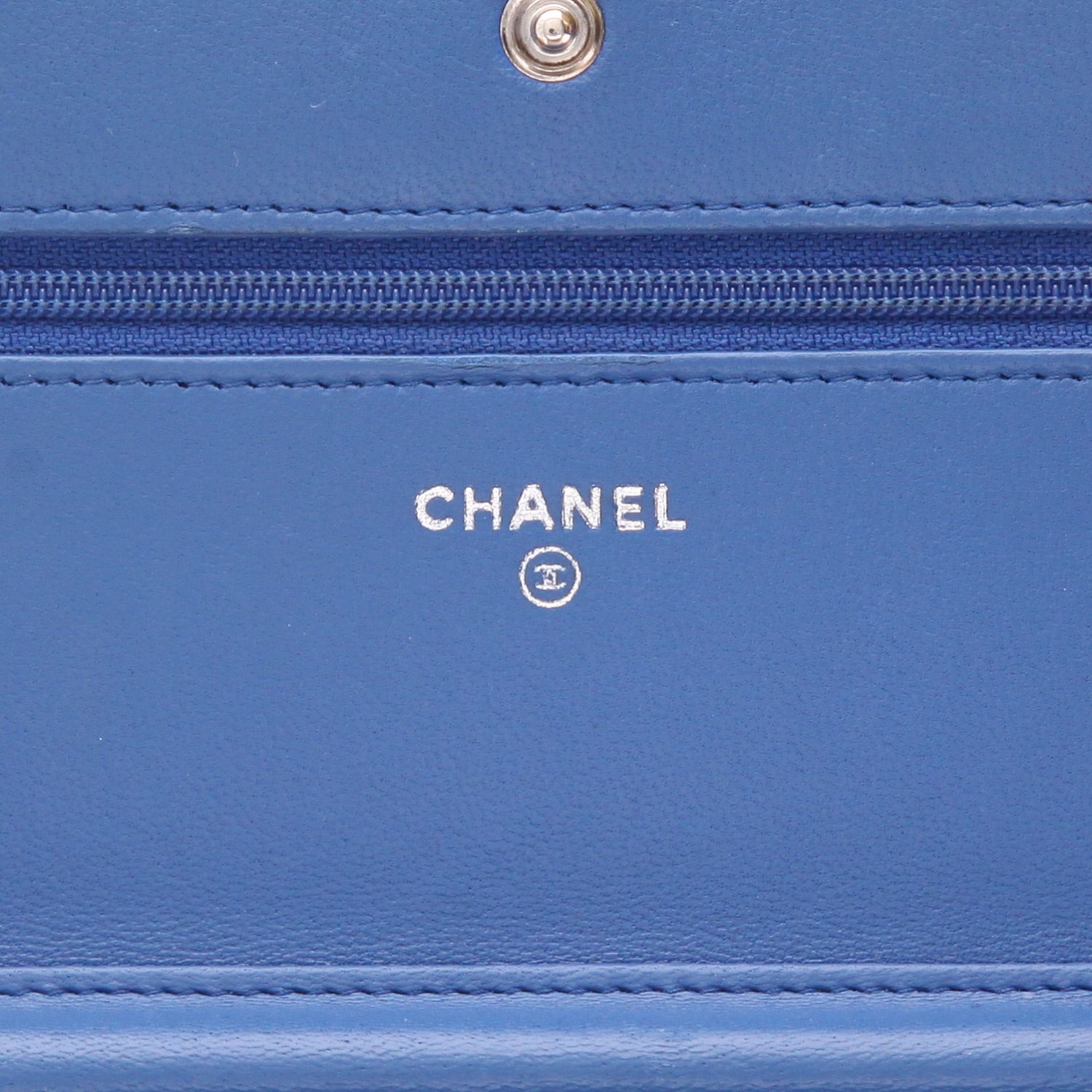 Chanel Wallet on Chain shoulder bag in blue quilted leather - DETAIL 2
