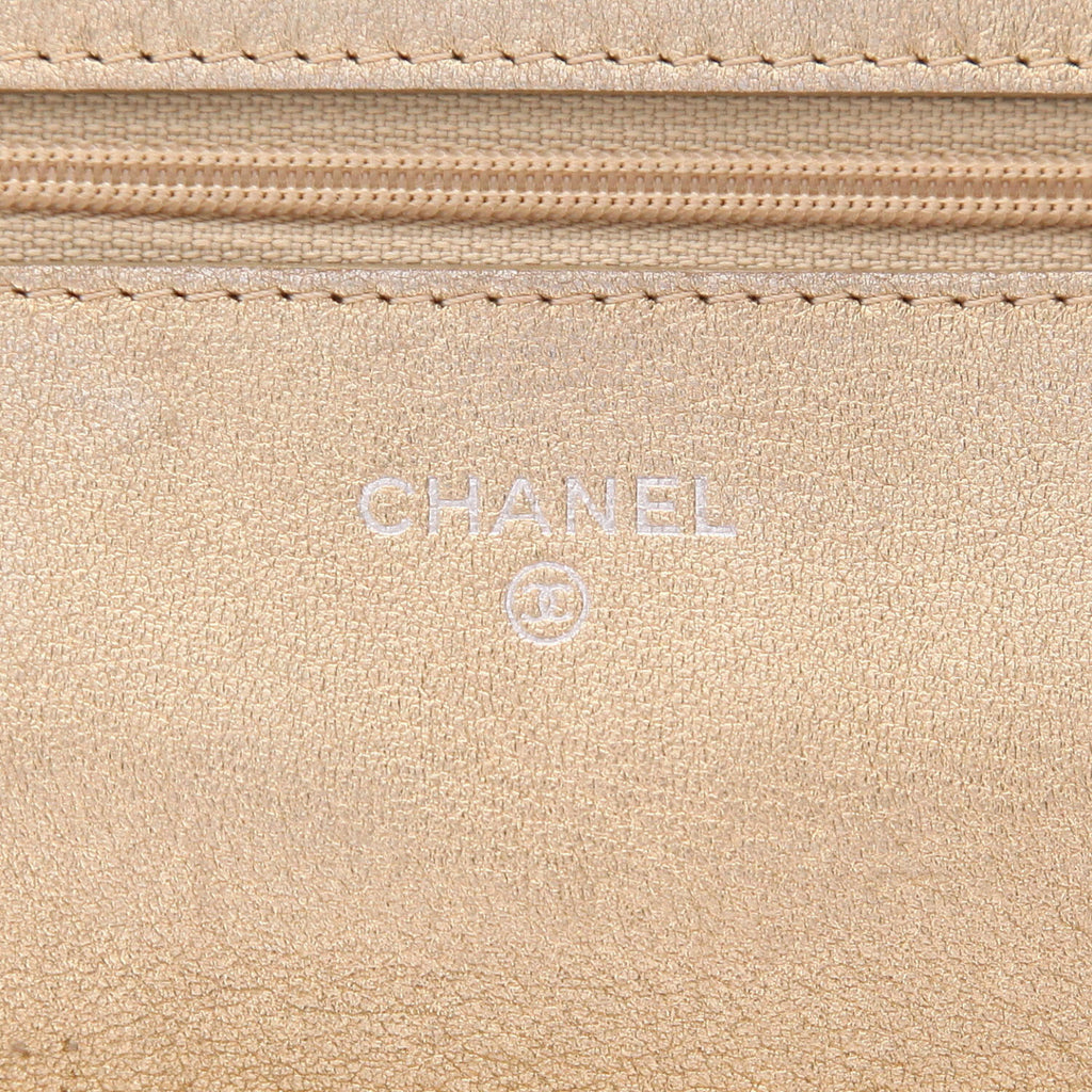 Chanel Wallet on Chain shoulder bag in gold quilted leather - DETAIL 2