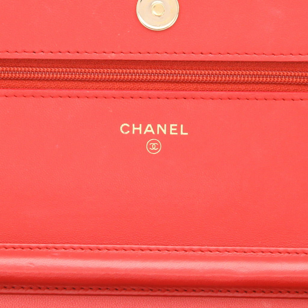 Chanel Wallet on Chain shoulder bag in red quilted leather - DETAIL 2