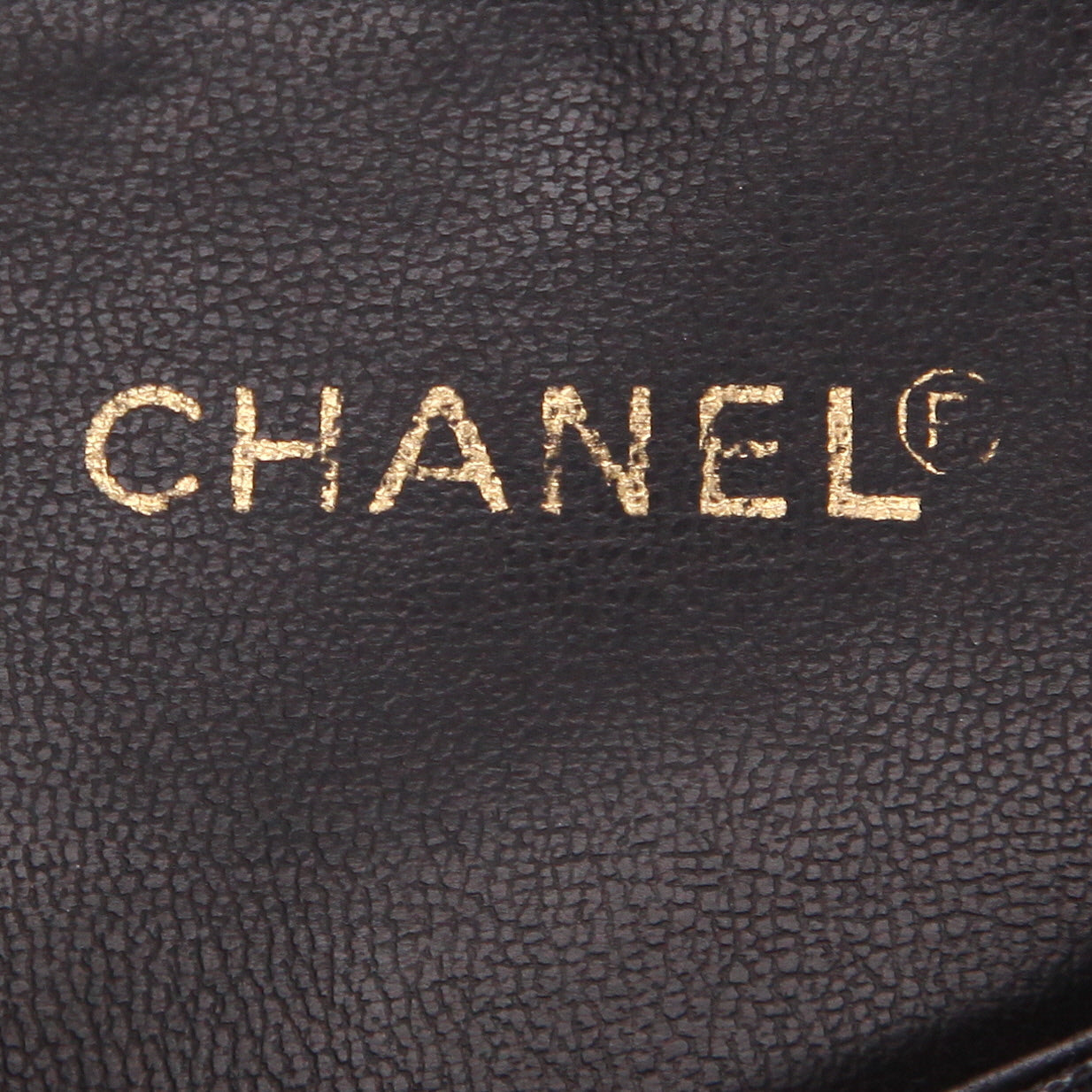 Vintage Chanel 'Shopping' handbag in raffia and black leather - DETAIL 2