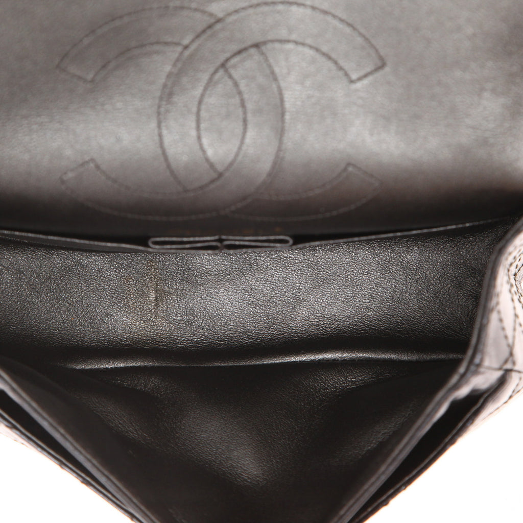Chanel 2.55 shoulder bag in green quilted iridescent leather - DETAIL 3