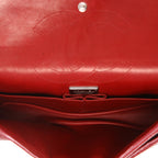 Chanel 2.55 medium model shoulder bag in red shagreen - DETAIL 3