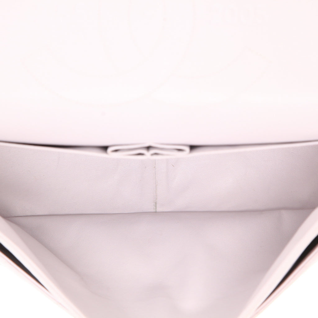 Chanel 2.55 shoulder bag in white quilted leather - DETAIL 3