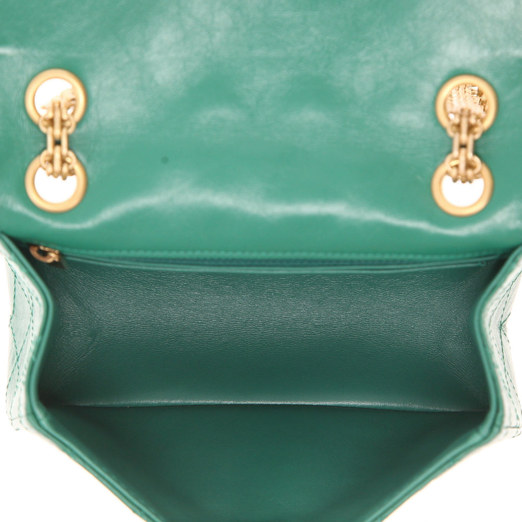 Chanel 2.55 small model shoulder bag in green quilted leather - DETAIL 3