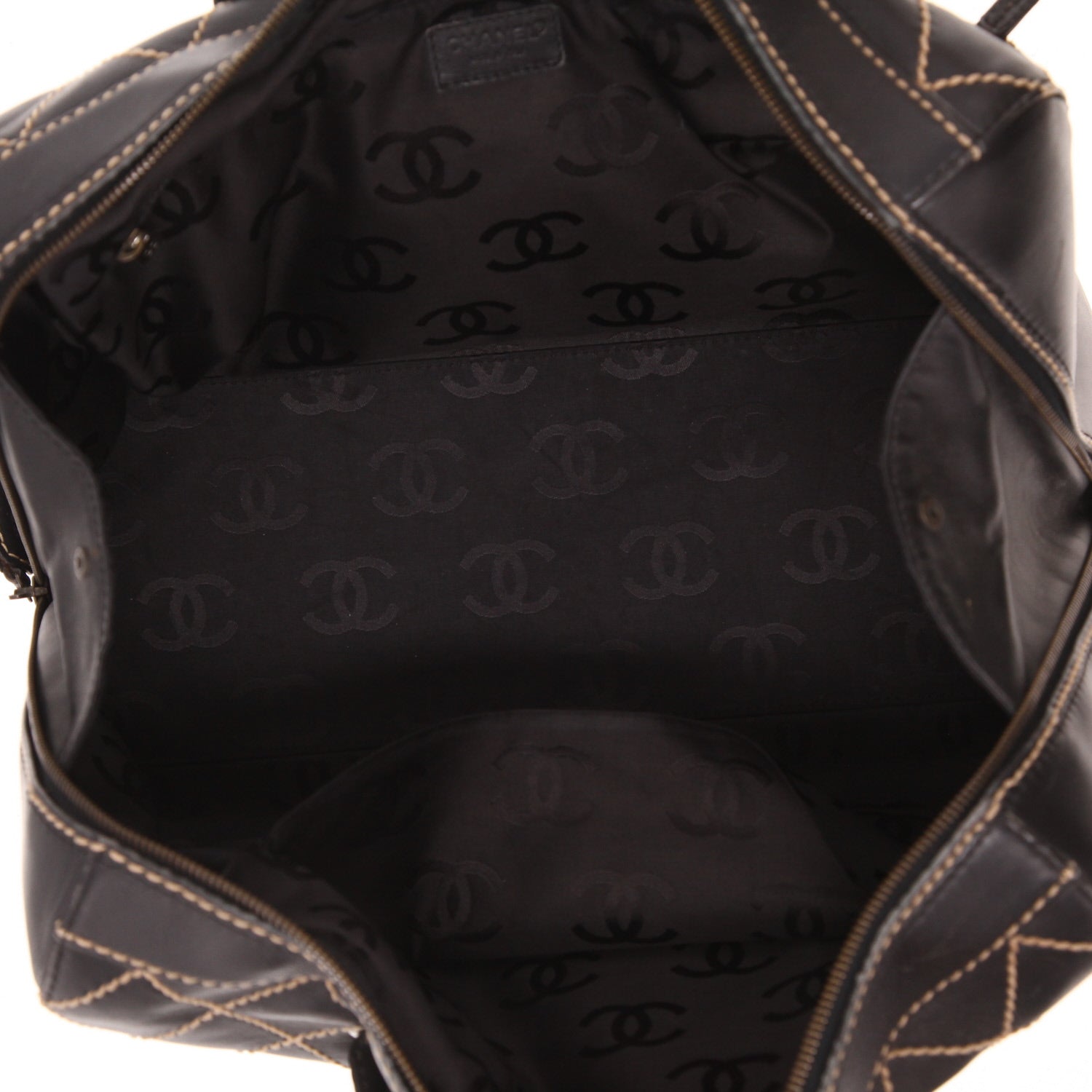 Chanel Boston handbag in black leather - DETAIL 3