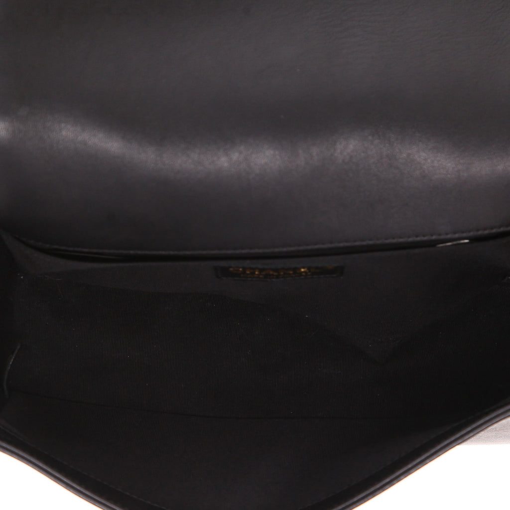 Chanel Boy shoulder bag in black and gold braided leather - DETAIL 3
