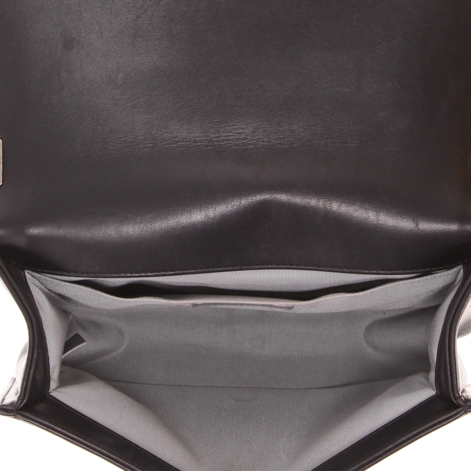 Chanel Boy shoulder bag in black quilted leather - DETAIL 3